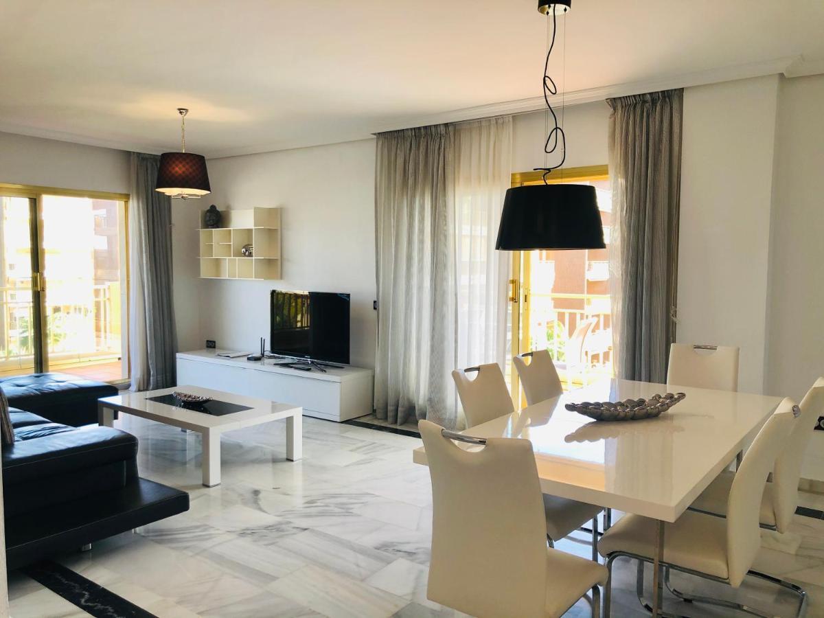 Rentcostadelsol Fuengirola Dona Sofia A Exterior foto