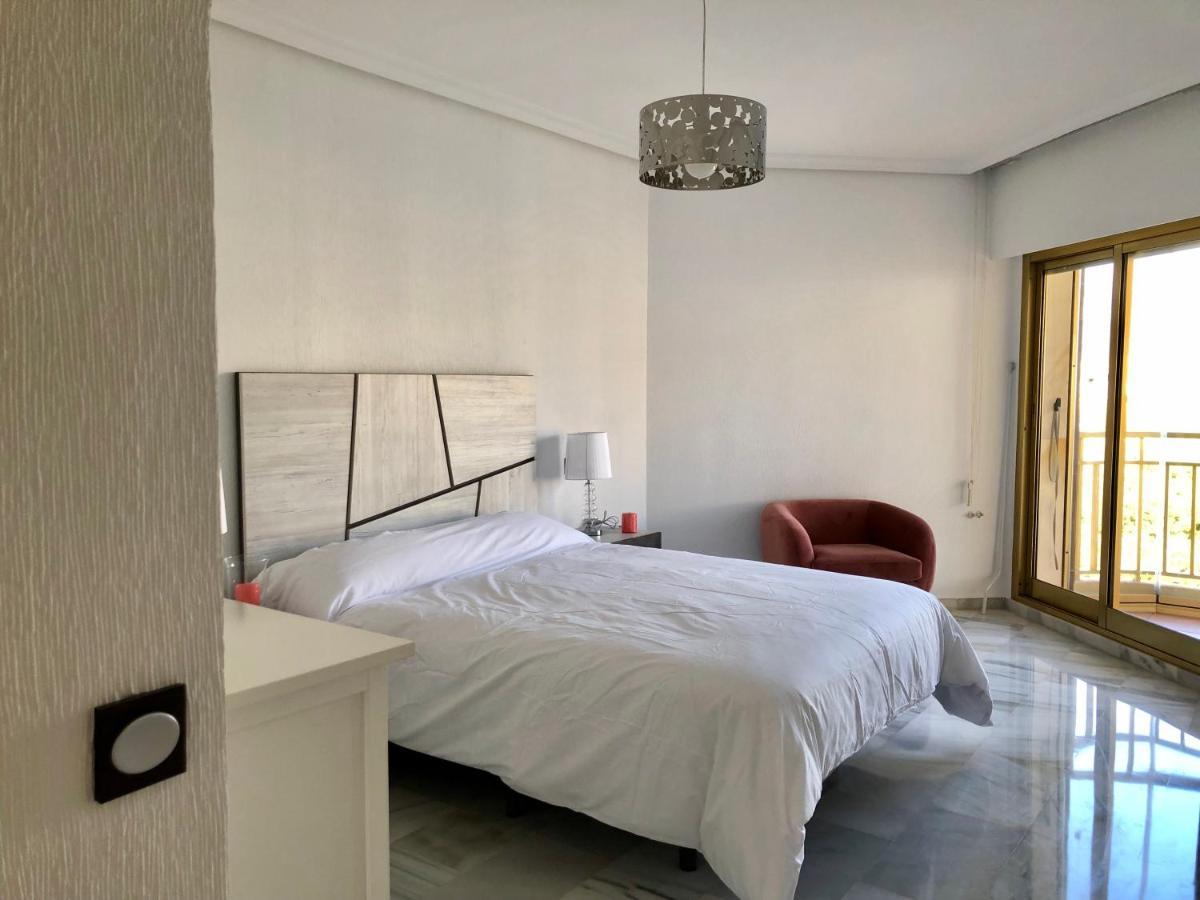 Rentcostadelsol Fuengirola Dona Sofia A Exterior foto
